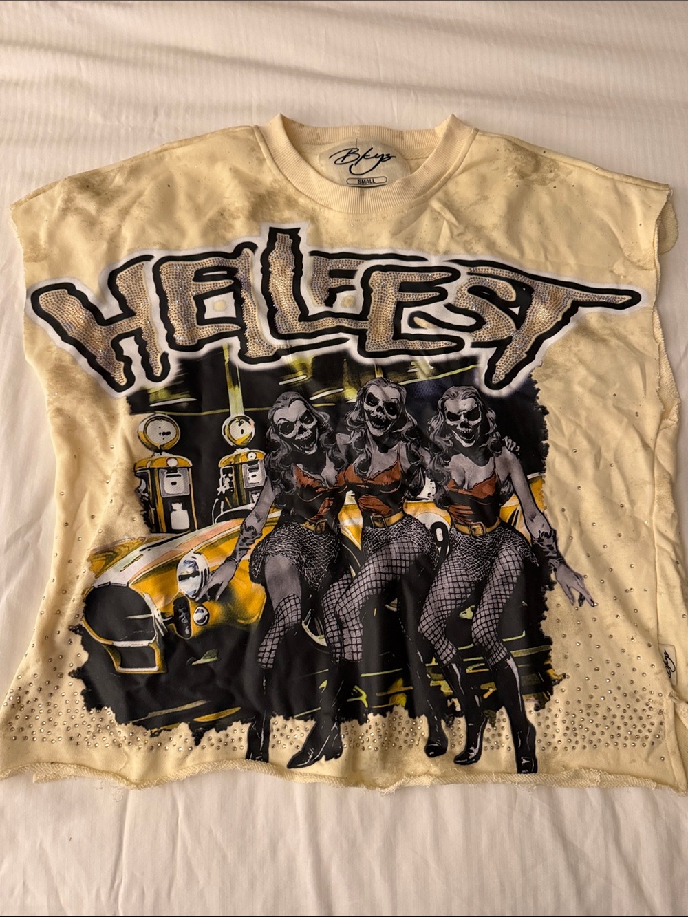 BKYS - HELLFEST CREAM KHAKI CROP TEE small rhinestones sparkling